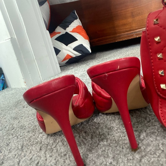 Red heels n small purse (set) - Picture 3 of 4